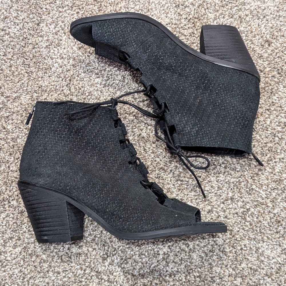 - Eileen Fisher Braided Canvas Lace Up Booties like new size 8